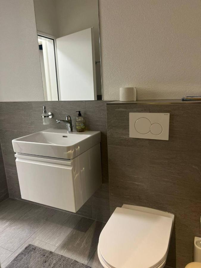 Basel-Stadt Gundeldingen Zimmer 401, Wc In The Hallway, Outside The Room エクステリア 写真